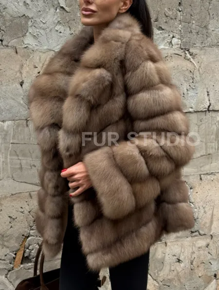 Полушубок из меха куницы пастель английский воротник - фото 6