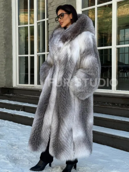 Длинная шуба из меха Arctic Fox с капюшоном, росшив - серая - фото 5