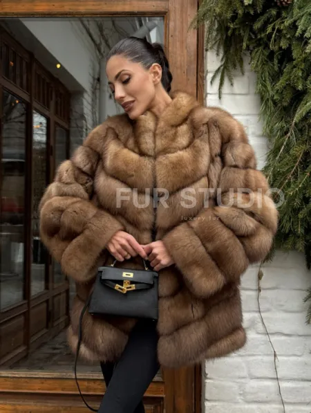 Полушубок из куницы с воротником V-образным - фото 15