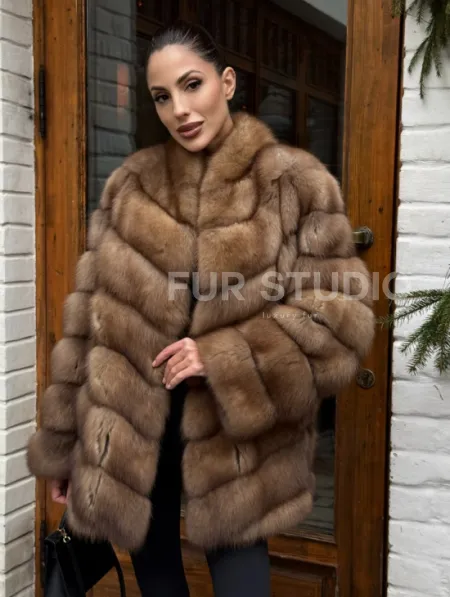 Полушубок из куницы с воротником V-образным - фото 0