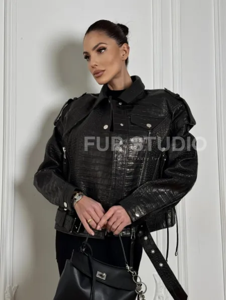 Укороченная куртка из натуральной кожи «CROCO» BLACK со шнуровкой на спине - фото 5