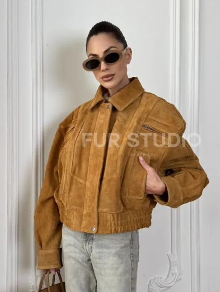 Женская замшевая куртка бомбер Camel  - «High street style» - фото 0