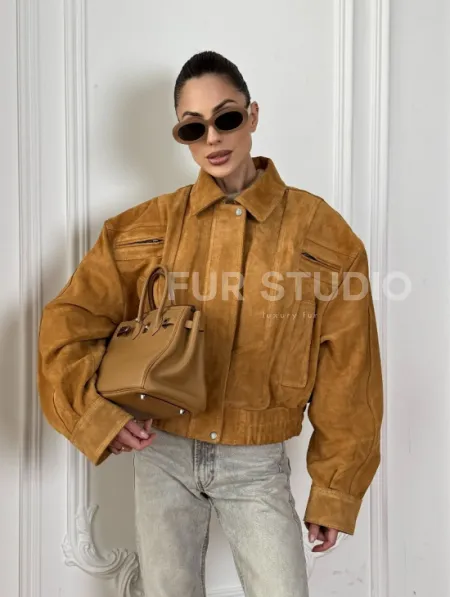 Женская замшевая куртка бомбер Camel  - «High street style» - фото 8