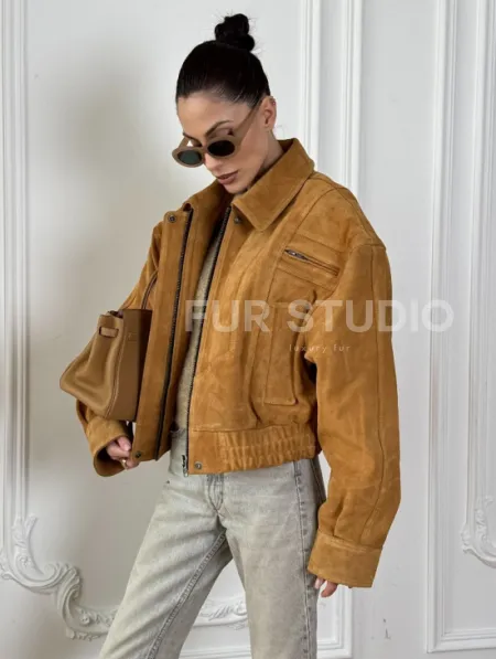 Женская замшевая куртка бомбер Camel  - «High street style» - фото 3