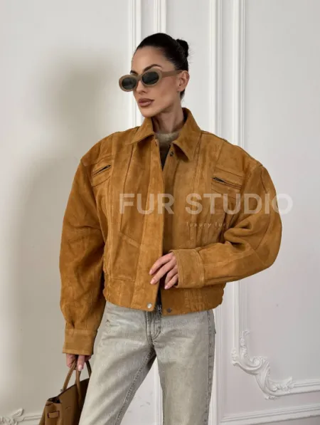 Женская замшевая куртка бомбер Camel  - «High street style» - фото 7