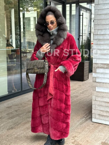 Длинная норковая шуба с капюшоном куница - фото 1