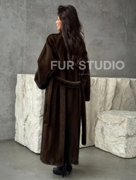 Пальто из норки с V-образным воротом - фото 6