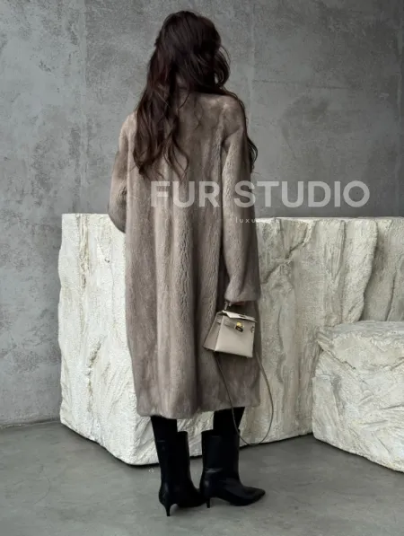 Норковая шуба в сером цвете 