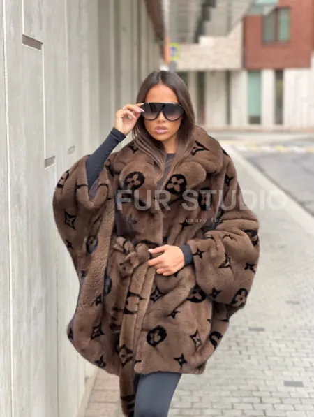 Норковое пончо из меха аукционной норки Velvet в цвете соболь - фото 0