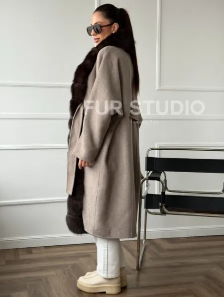Длинное пальто с мехом финского песца - фото 7