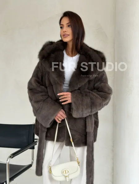 Меховой норковый полушубок с капюшоном куница - фото 10