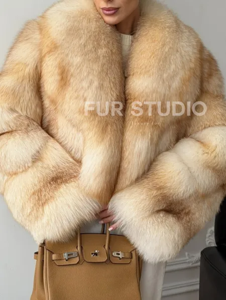 Полушубок-кроп с шалевым воротником из меха песца - фото 1