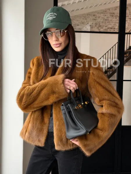 Меховой жакет из золотой норки - фото 19