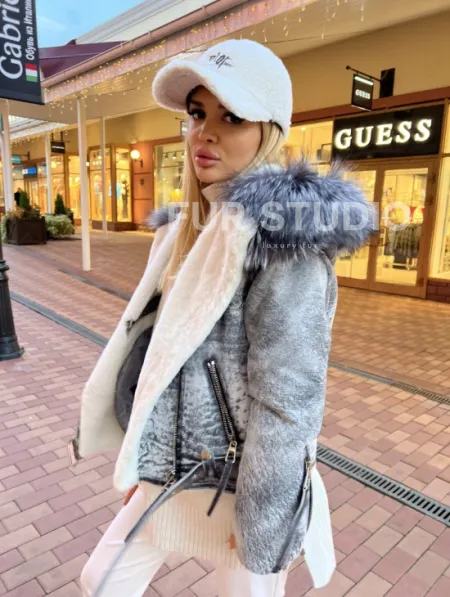 Авиатор из винтажной кожи с меховым капюшоном - фото 0