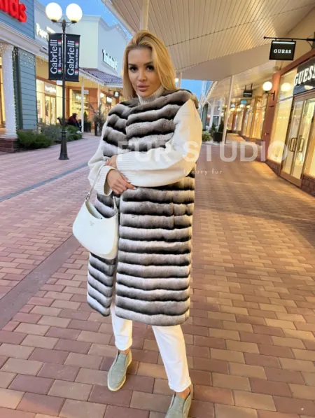 Жилет из меха орилага под шиншиллу - фото 0
