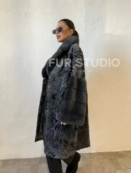 Шуба из меха каракульчи с отделкой из норки - фото 6