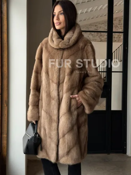 Норковая шуба с капюшоном - цвет пастель - фото 6