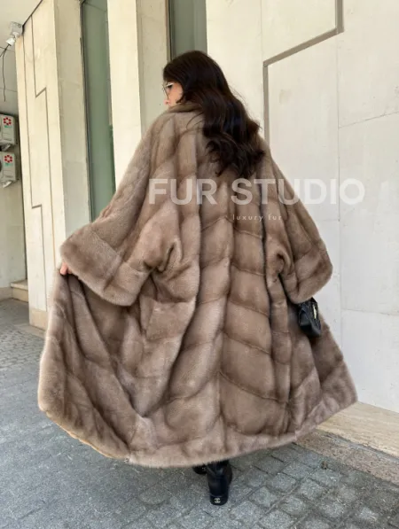 Норковая шуба с английским воротником  - цвет пастель  - стиль 