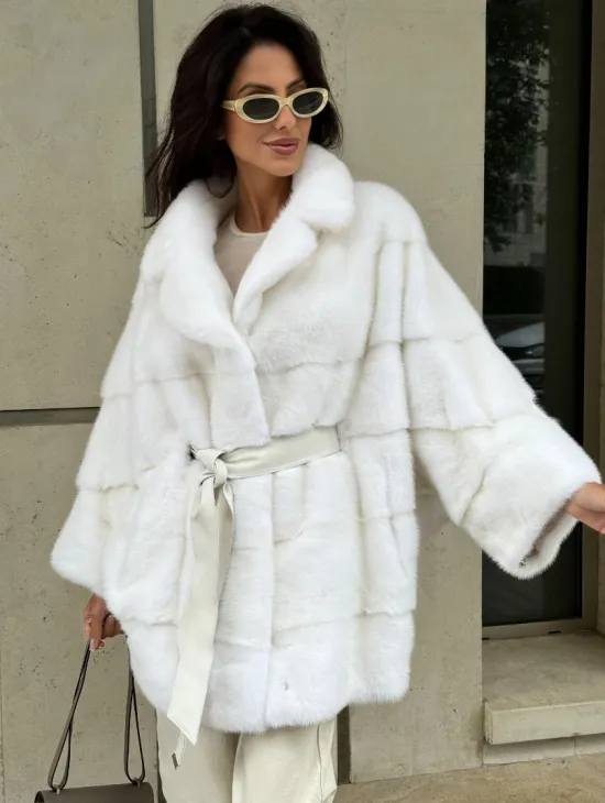 Норковая шубу Saga furs в белом цвете фасон - летучая мышь - фото 0