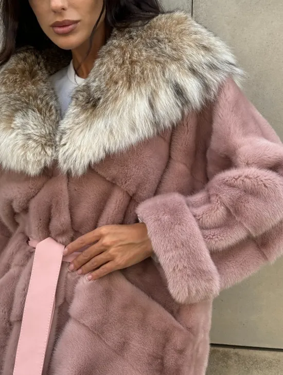 Шуба из натурального меха норки с капюшоном из рыси - цвет пудра - фото 5