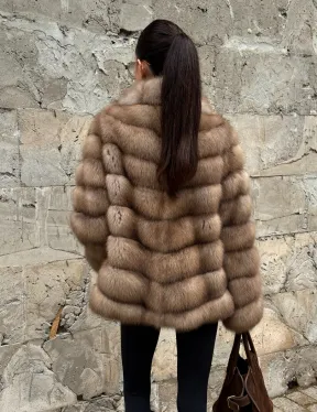 Полушубок из меха куницы пастель английский воротник - фото 9