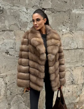 Полушубок из меха куницы пастель английский воротник - фото 11