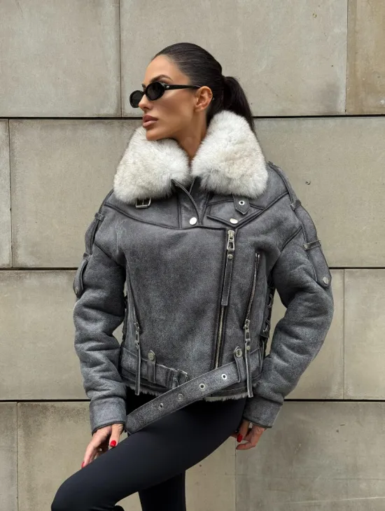 Стильная косуха-дубленка Vintage Grey с воротником из меха песца со шнуровкой на спине - фото 12