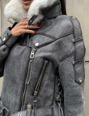 Стильная косуха-дубленка Vintage Grey с воротником из меха песца со шнуровкой на спине - фото 1