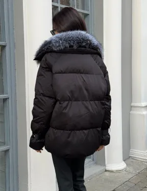 Модный пуховик в стиле Oversize с натуральным мехом чернобурки - фото 5