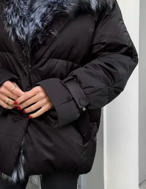 Модный пуховик в стиле Oversize с натуральным мехом чернобурки - фото 1