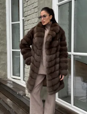 Шуба из меха куницы средней длины цвет темный соболь - фото 9