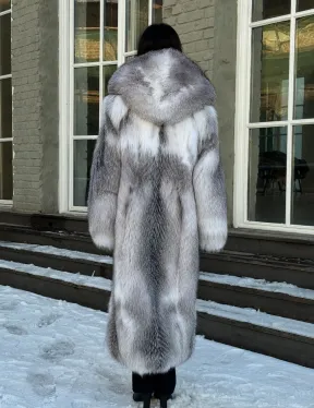 Длинная шуба из меха Arctic Fox с капюшоном, росшив - серая - фото 7