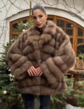 Полушубок оверсайз из меха куницы с английским воротником - фото 10