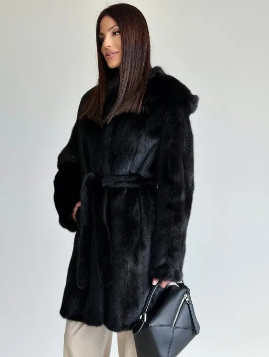 Норковая шуба с капюшоном и меховым поясом в цвете Black - фото 4