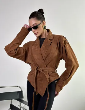 Модная приталенная куртка с плечиками - крылышками из замши Camel - фото 9