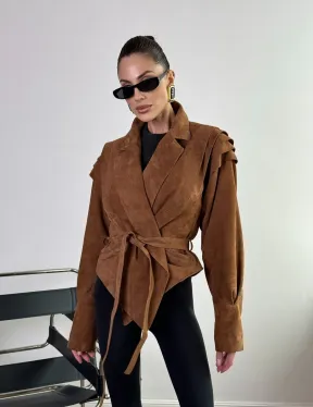Модная приталенная куртка с плечиками - крылышками из замши Camel - фото 7