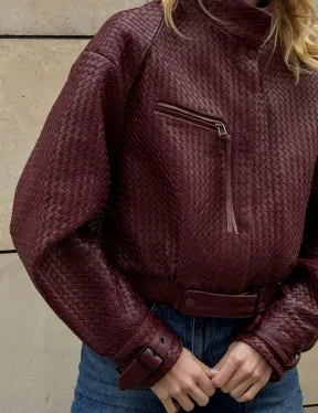 Бомбер женский из натуральной плетеной кожи - Burgundy цвет - фото 1