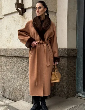 Длинное демисезонное пальто с отделкой из меха норки - фото 5
