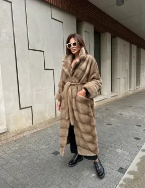 Luxyry - Удлиненная плюшевая норковая шуба в цвете пастель - фото 6