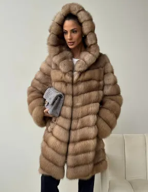 Шуба из куницы с капюшоном в цвете тор-тор - фото 6