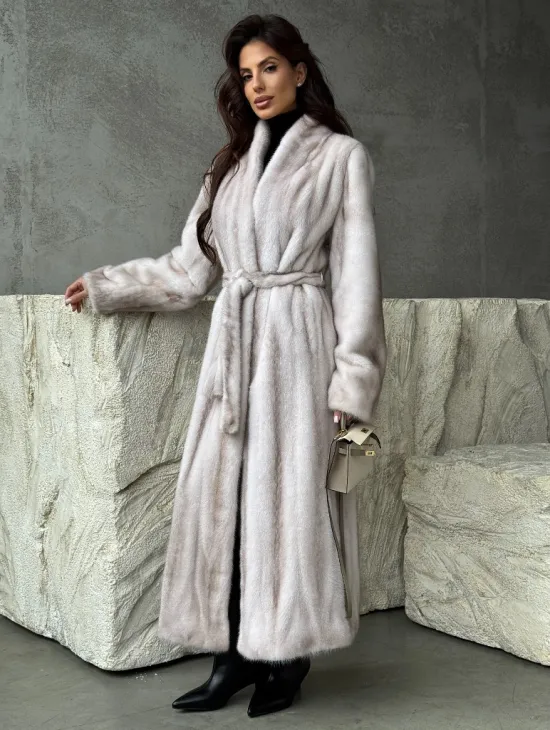 Светлая шуба из натуральной скандинавской норки - фото 7