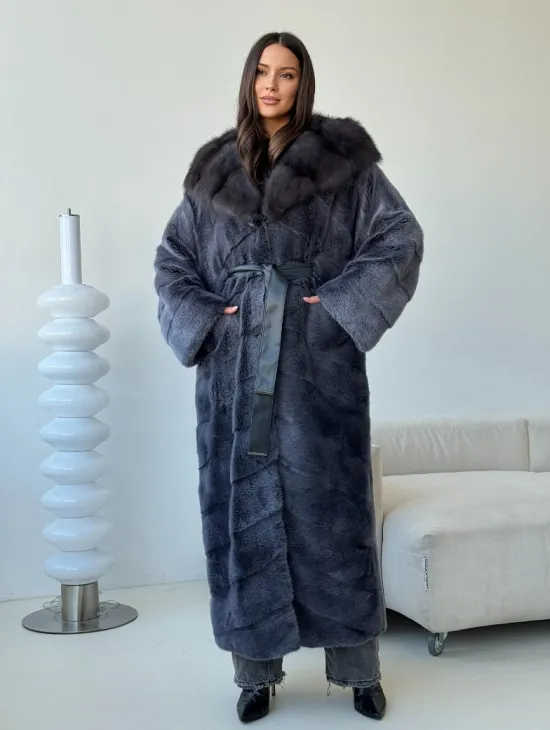 Длинная норковая шуба с куницей капюшон - фото 11