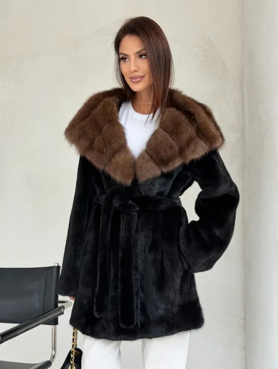 Черная шуба в роспуск с капюшоном соболь - фото 0