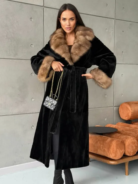 Шуба из чёрной стриженой норки, воротник и манжеты из куницы - фото 0