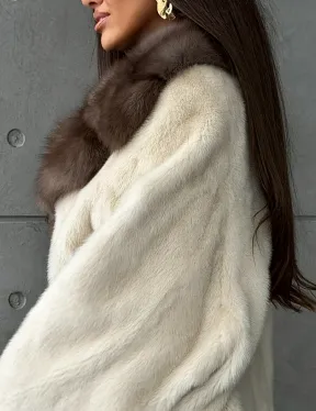 Светлая норковая шуба oversize - воротник куница - фото 3