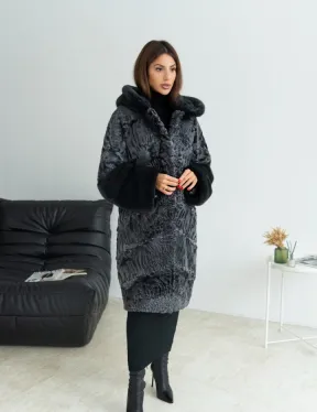 Шуба из каракульчи с отделкой из меха норки с капюшоном - цвет графит - фото 4
