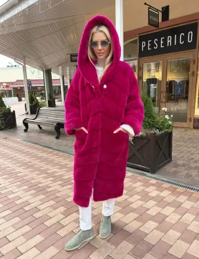 Шуба из скандинавской норки с капюшоном в розовом цвете - фото 2