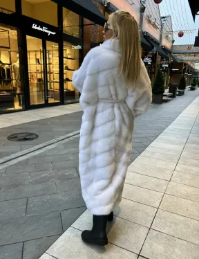 Удлиненная шуба из меха датской норки в цвете паломино - фото 1
