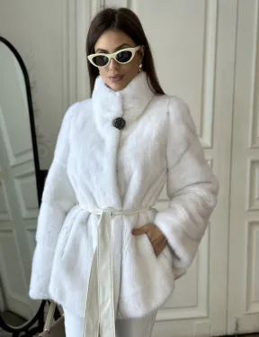 Белая шуба из меха норки (крестовка) стойка воротник - фото 0